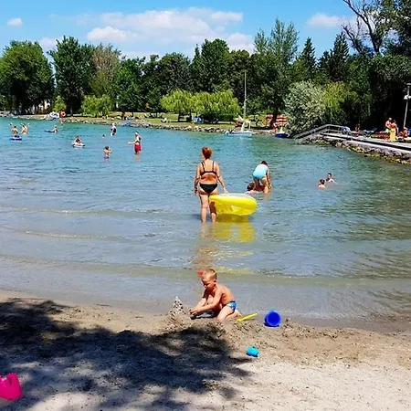 Azur Apartman By Bltn Siofok