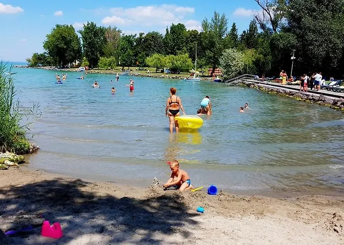 Azur Apartman By Bltn Siofok