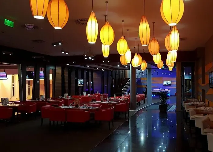 Hotel Azur Apartman By Bltn *